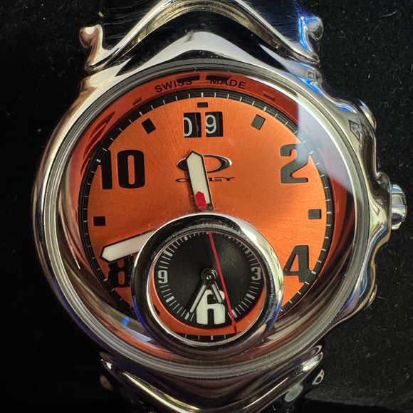 Oakley Judge Orange and Silver Watch with Leather strap, needs battery - Picture 1 of 7